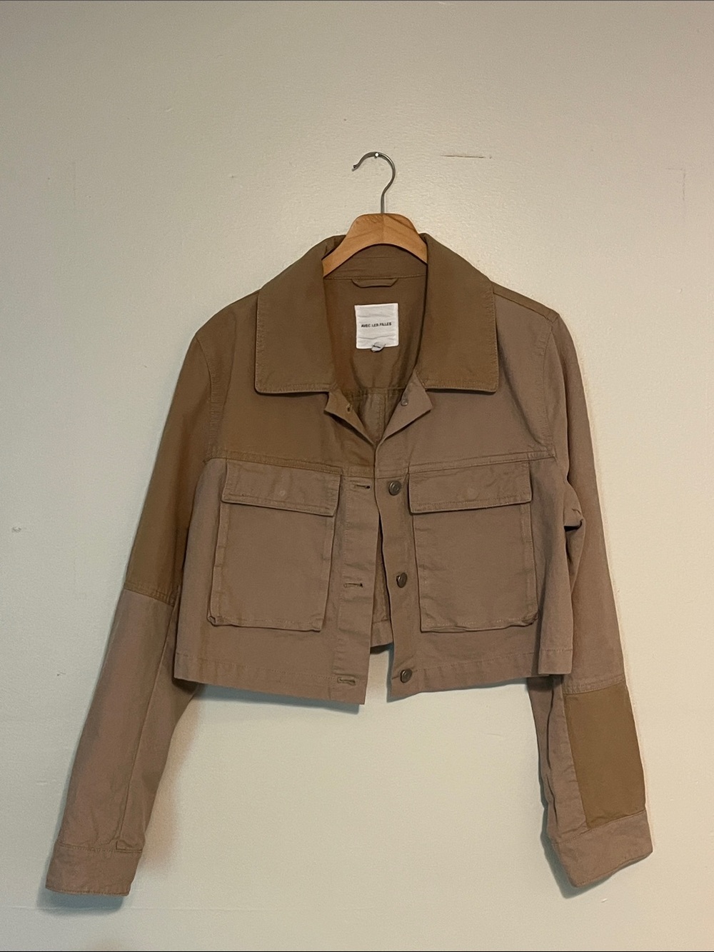 Avec Les Filles Two-Tone Cropped Utility Jacket in Taupe